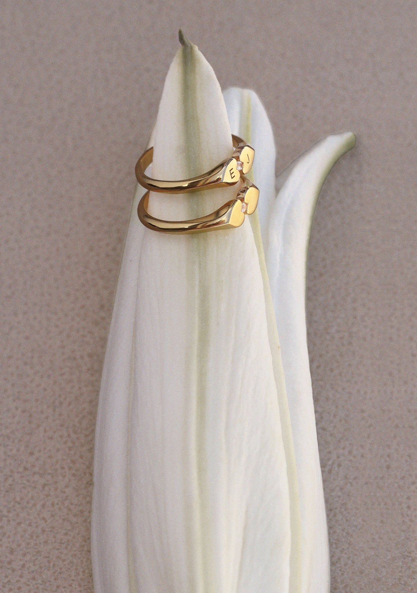 Heart Connection Signet Ring - Gold