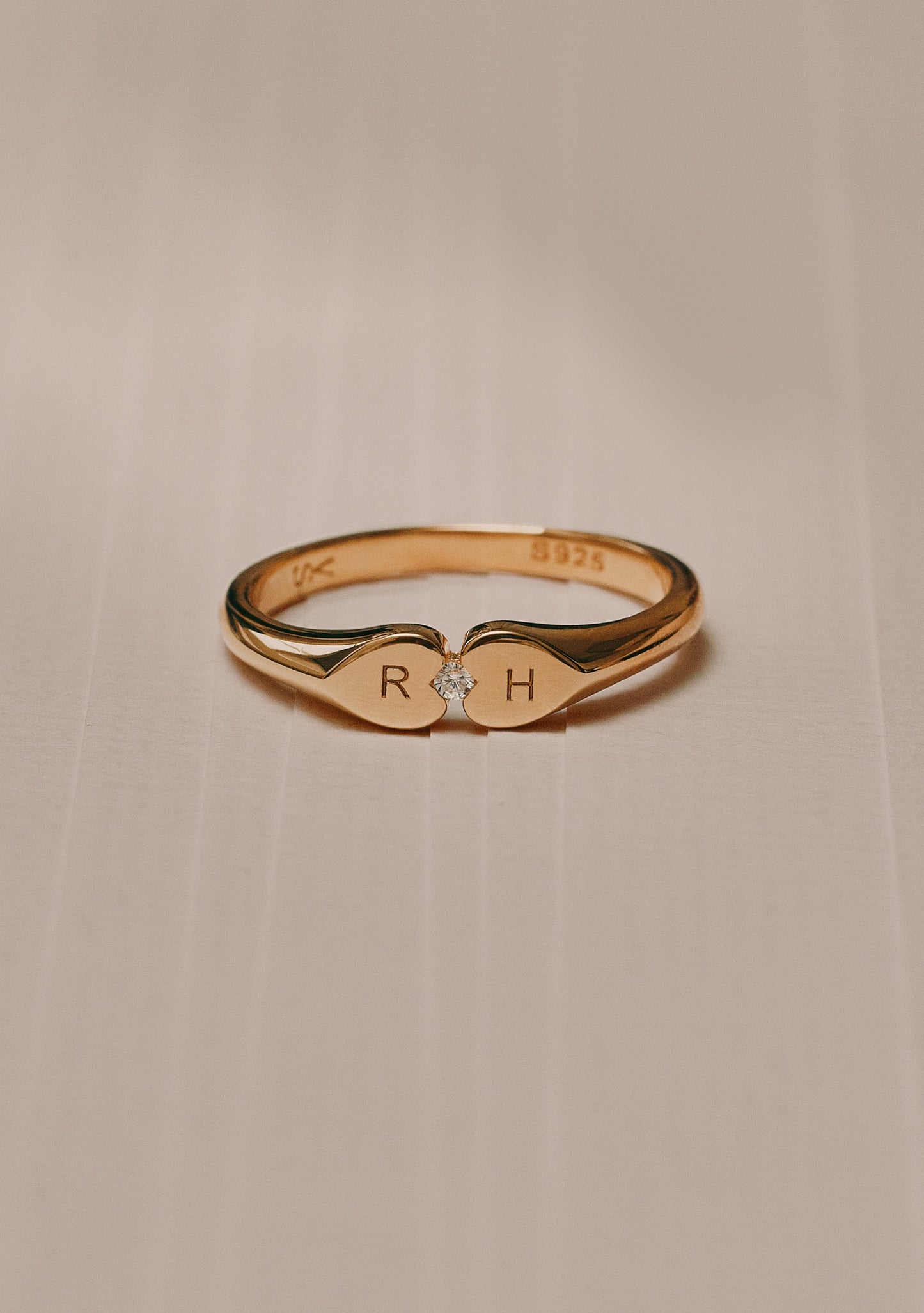 Heart Connection Signet Ring - Gold
